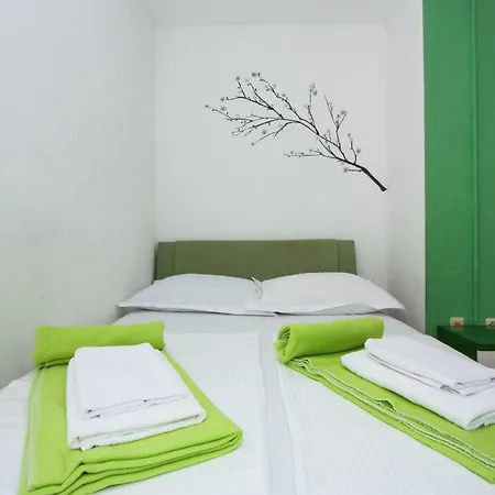 Arsvivendi 2 Bed and Breakfast Τρογκίρ
