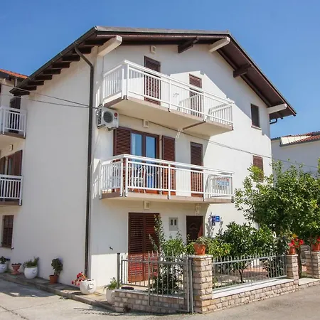 Arsvivendi 2 Bed and Breakfast Τρογκίρ